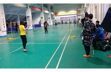标题：羽毛球比赛现场
浏览次数：36392
发布时间：2019-01-02